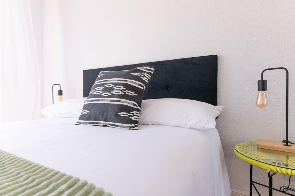 San Roman Apartment With Private Parking Santander Bagian luar foto