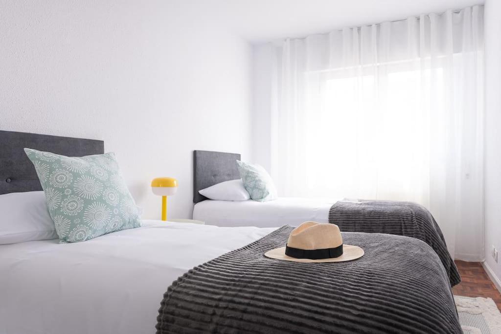 San Roman Apartment With Private Parking Santander Bagian luar foto